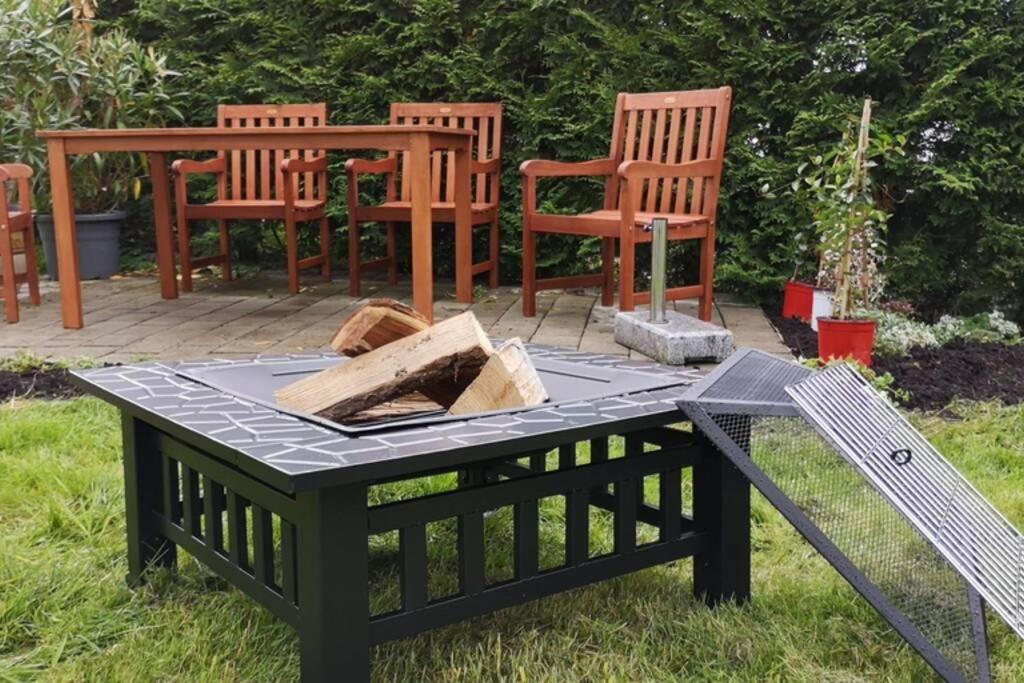 Ruhige Ferienwohnung Inklusive Garten Souterrain - Neu Renoviert Lachen ภายนอก รูปภาพ