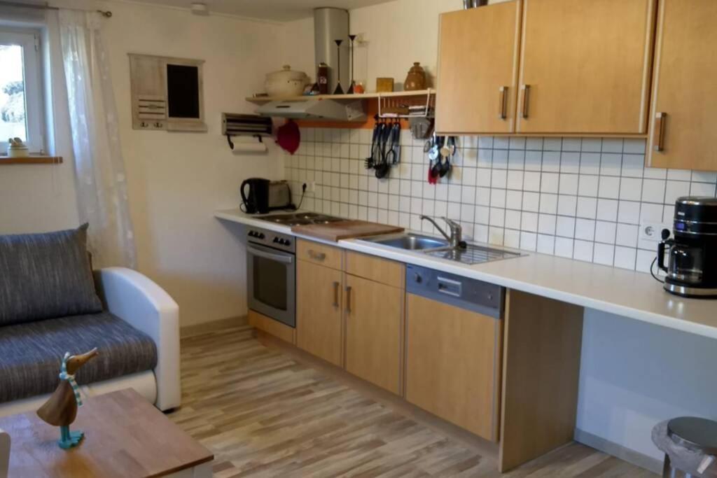 Ruhige Ferienwohnung Inklusive Garten Souterrain - Neu Renoviert Lachen ภายนอก รูปภาพ